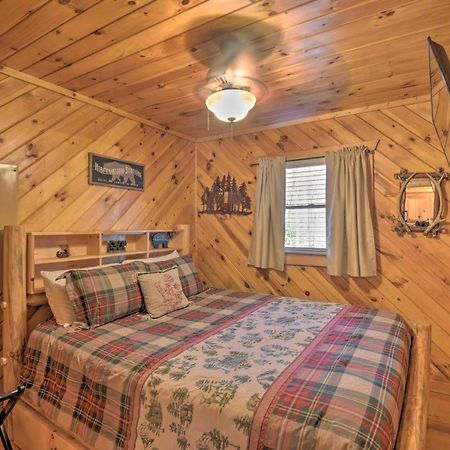 Helen Cabin With Deck And Hot Tub Less Than Half Mi To Main St Exterior foto