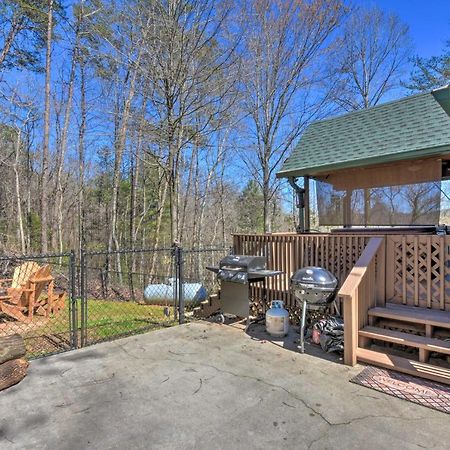 Helen Cabin With Deck And Hot Tub Less Than Half Mi To Main St Exterior foto