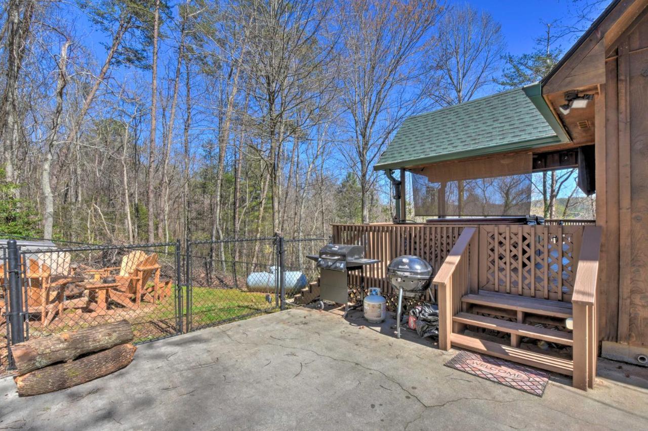 Helen Cabin With Deck And Hot Tub Less Than Half Mi To Main St Exterior foto